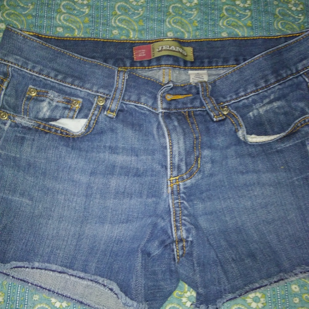 Woman's shorts